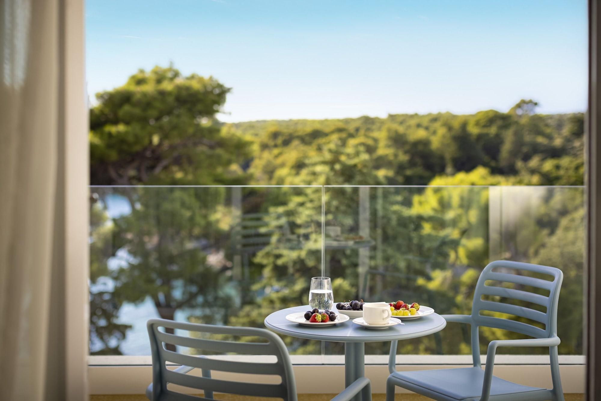 Valamar Carolina Hotel & Villas Kampor Ngoại thất bức ảnh